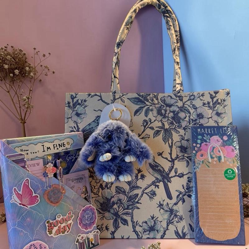 Blue Bloom Bookish Bundle – Blind Date with Special Edition Book